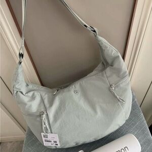 lululemon athletica Slouchy Sling 6L